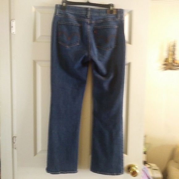 Levi Boot Cut sz 12 true fit - Picture 2 of 2